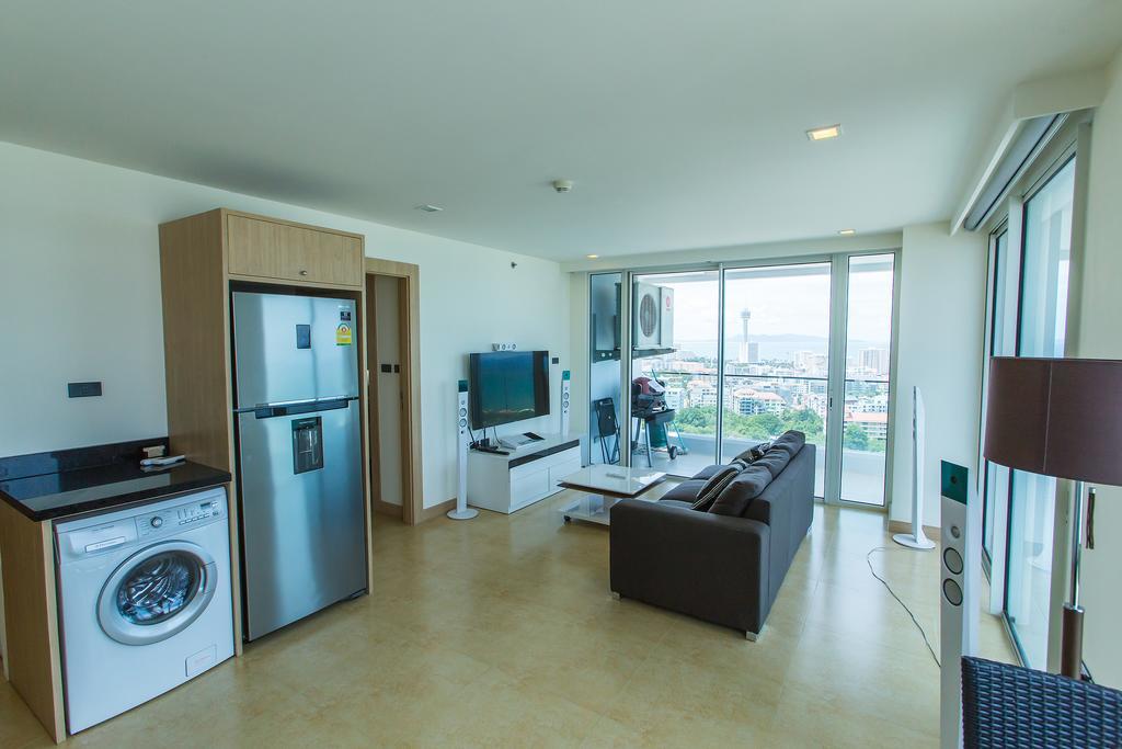 The Cliff Residence Condo Pattaya Room photo