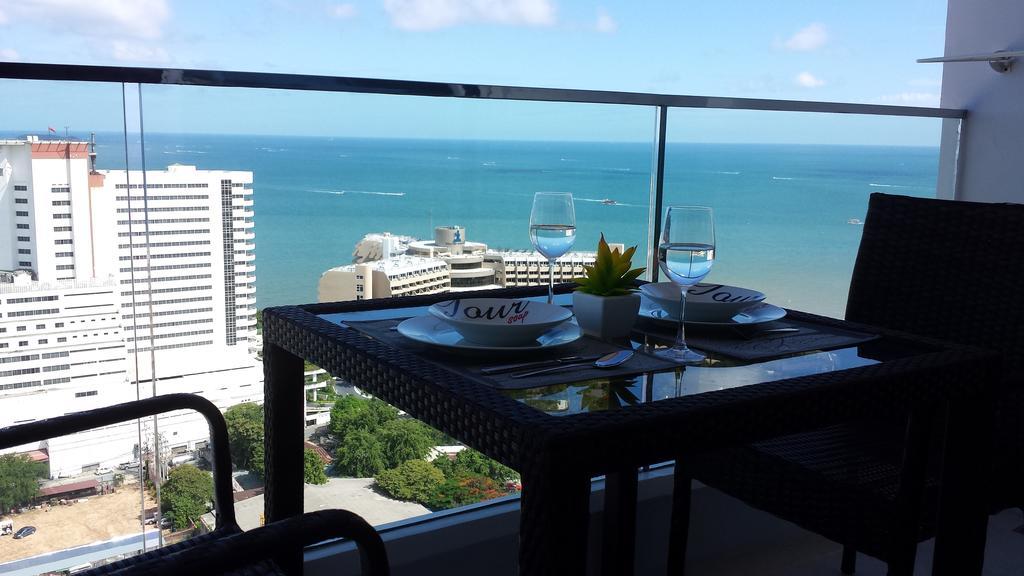 The Cliff Residence Condo Pattaya Room photo