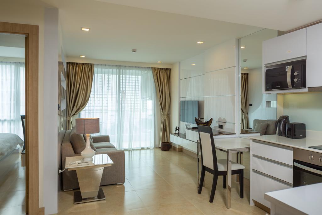 The Cliff Residence Condo Pattaya Room photo